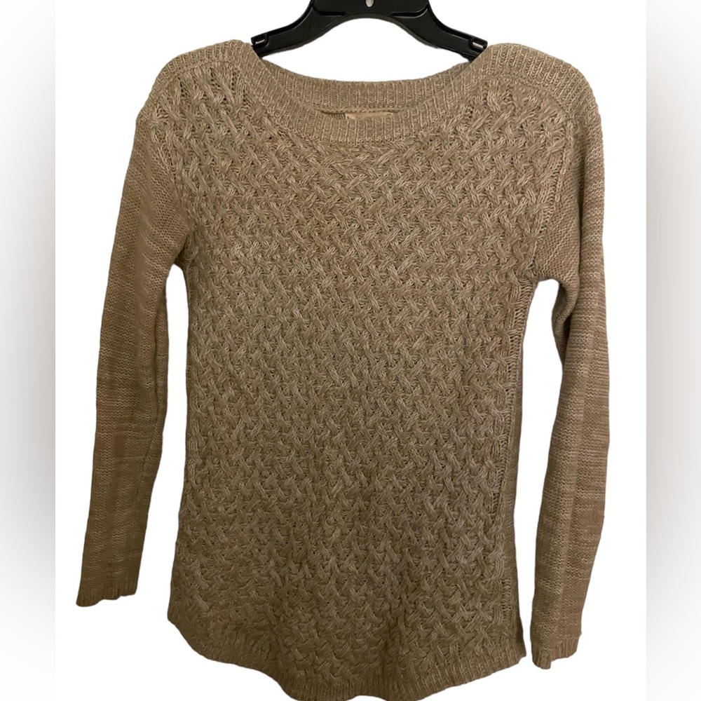 Woman’s Beige Lightweight‎ Sweater. Size Small.